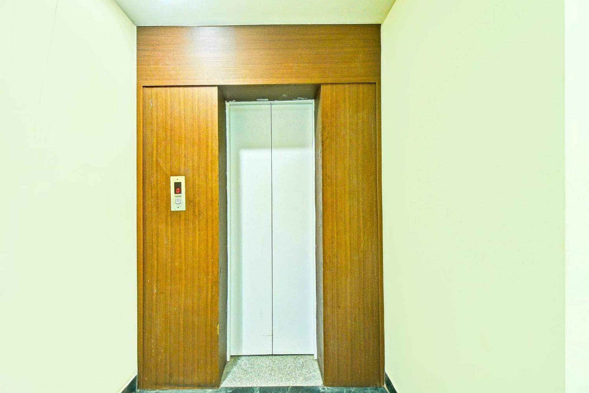Super Townhouse Amrapali Circle Formerly Hotel Aqua ジャイプール エクステリア 写真